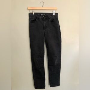 Mott and Bow Mom Allen Jean in Washed Black